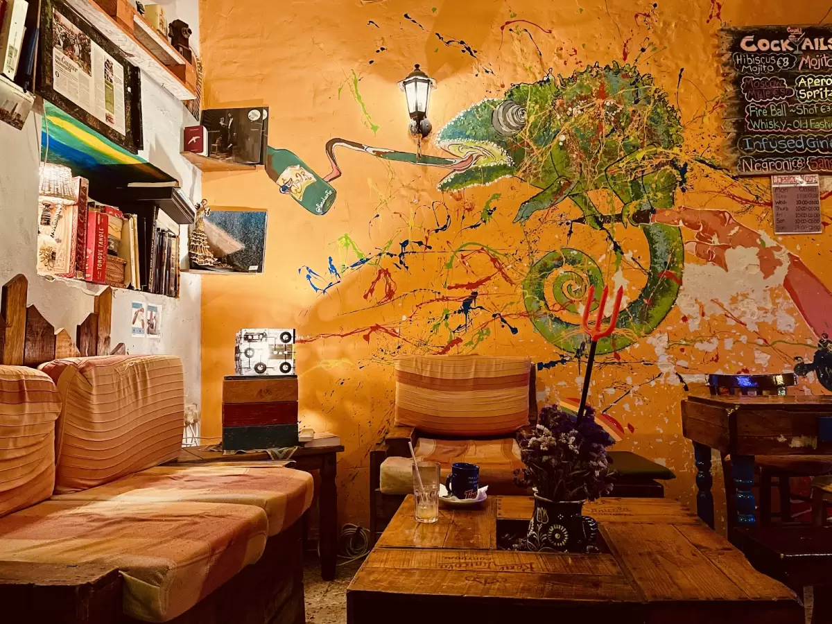 Ġugar Hangout & BAR