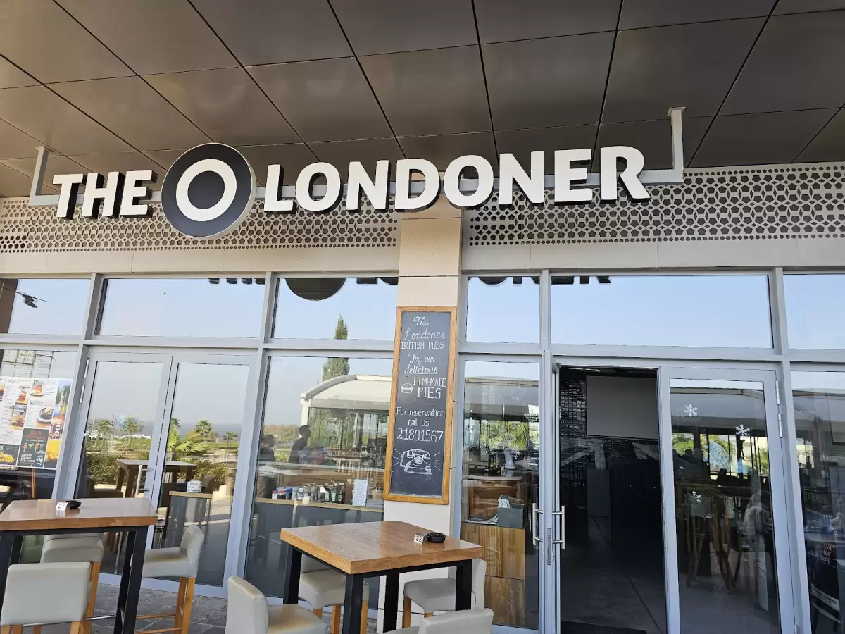 The Londoner Pub Smart City