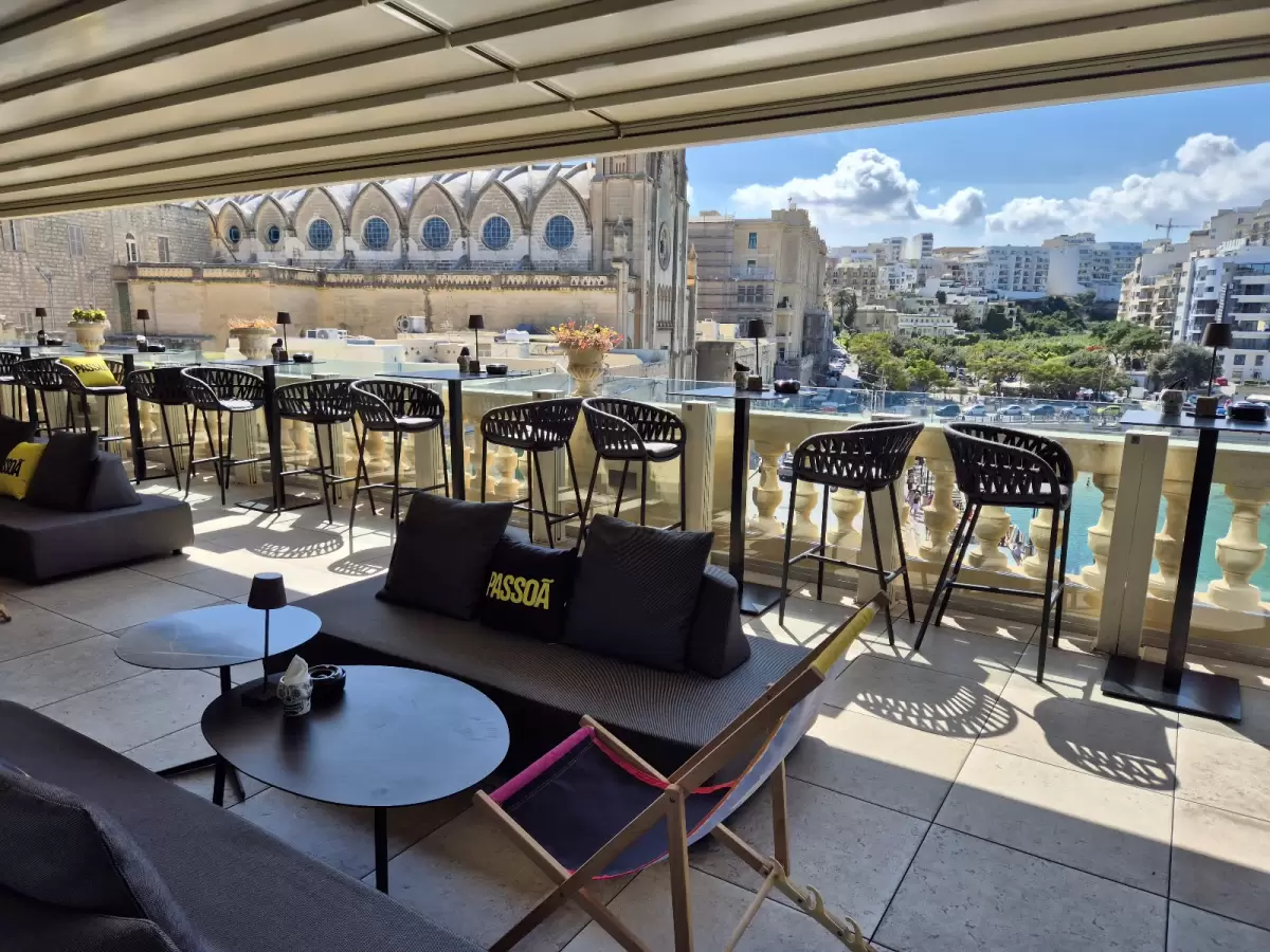 Barracuda Rooftop Lounge