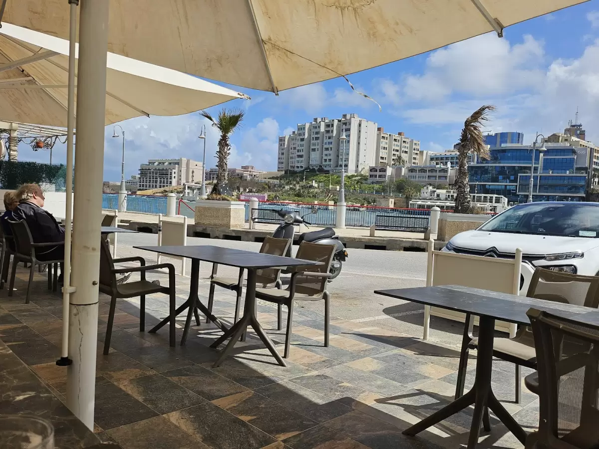 Andrew's Bar and Restaurant
